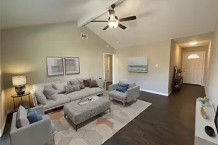 10419 Kirkhill Dr, Houston, TX 77089 - Photo 4