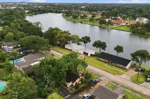 423 Lakeview Dr, Sugar Land, TX 77498 - Photo 14