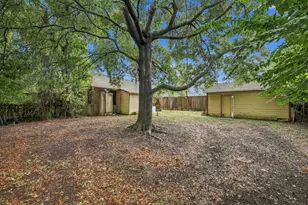 423 Lakeview Dr, Sugar Land, TX 77498 - Photo 24