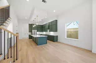 525 W 26th St, Houston, TX 77008 - Photo 16