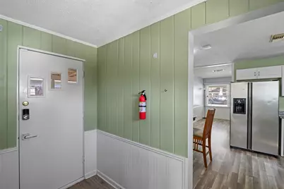 113 Tarpon Avenue, Galveston, TX 77550 - Photo 8