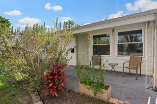 113 Tarpon Ave, Galveston, TX 77550 - Photo 2