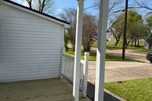 326 E 1st St, Deer Park, TX 77536 - Photo 14