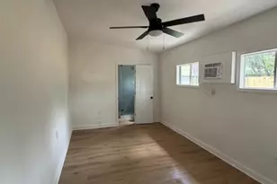 326 E 1st St, Deer Park, TX 77536 - Photo 4