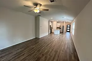 221 Harper Ridge Dr, Conroe, TX 77316 - Photo 10
