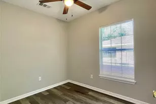 305 N Avenue A, Freeport, TX 77541 - Photo 12