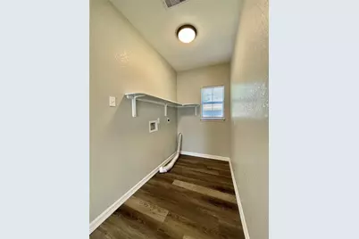 305 N Avenue A, Freeport, TX 77541 - Photo 6