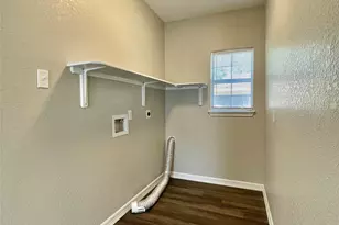 305 N Avenue A, Freeport, TX 77541 - Photo 6