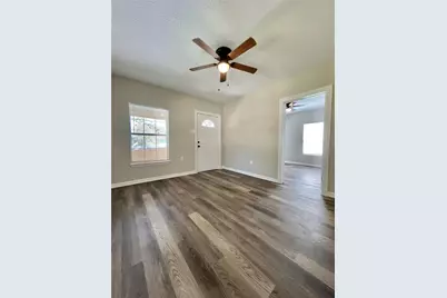 305 N Avenue A, Freeport, TX 77541 - Photo 10