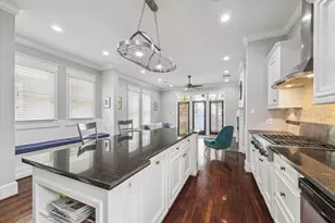 1315 W 22nd St, Houston, TX 77008 - Photo 8