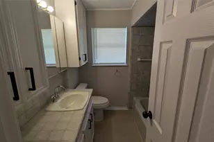 2226 Silverbonnet St, Houston, TX 77055 - Photo 10