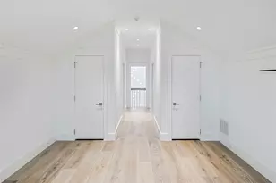 2425 E Seaside Dr, Galveston, TX 77550 - Photo 36