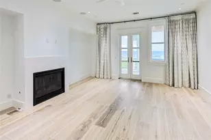 2425 E Seaside Dr, Galveston, TX 77550 - Photo 12