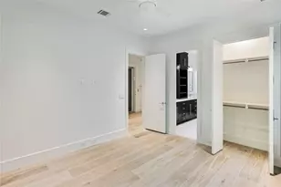 2425 E Seaside Dr, Galveston, TX 77550 - Photo 28