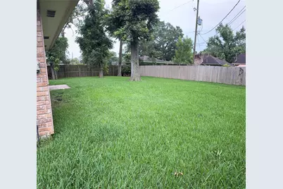 109 Mistletoe Street, Lake Jackson, TX 77566 - Photo 10