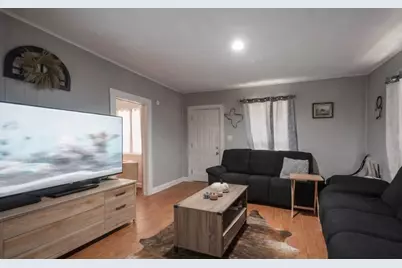 201 S Cleveland Street, Dayton, TX 77535 - Photo 2