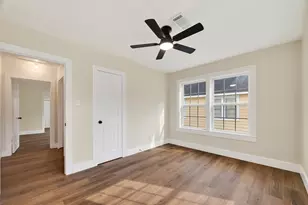 520 E Fayle St, Baytown, TX 77520 - Photo 16