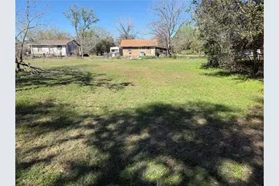 706 Grant Street, Cuero, TX 77954 - Photo 2