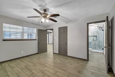 108 Crestview Drive, Hitchcock, TX 77563 - Photo 14