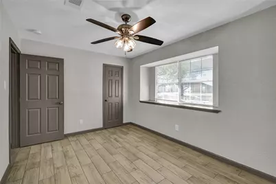108 Crestview Drive, Hitchcock, TX 77563 - Photo 16