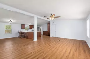 1031 County Rd 152, Columbus, TX 78934 - Photo 2