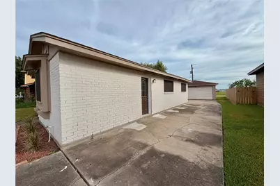 1405 N Avenue M, Freeport, TX 77541 - Photo 4