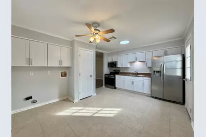 1405 N Avenue M, Freeport, TX 77541 - Photo 12