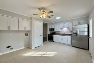 1405 N Avenue M, Freeport, TX 77541 - Photo 12