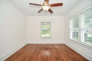 4625 Pineridge St, Houston, TX 77009 - Photo 10