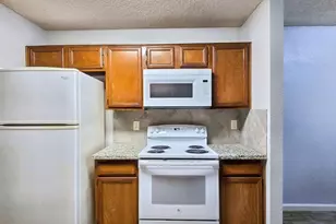 8389 Sands Point Dr, Houston, TX 77036 - Photo 6