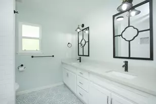 11014 Wickersham Ln, Houston, TX 77042 - Photo 32