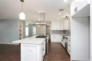 11014 Wickersham Ln, Houston, TX 77042 - Photo 12