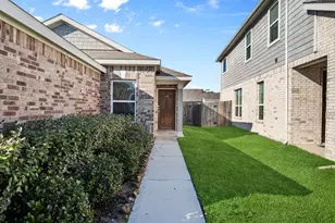 12559 New Castle Park Ln, Houston, TX 77044 - Photo 2