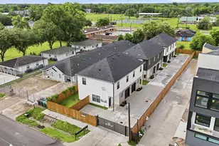 5032 Mallow St, Houston, TX 77033 - Photo 22