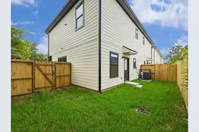 5032 Mallow St #A B, Houston, TX 77033 - Photo 22