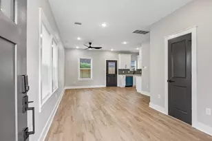 5032 Mallow St, Houston, TX 77033 - Photo 6