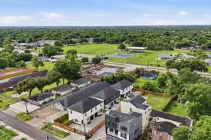 5032 Mallow St, Houston, TX 77033 - Photo 24