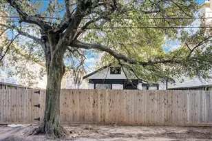 1436 Dorothy St, Houston, TX 77008 - Photo 1