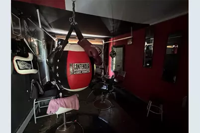 5951 Willow Glen Drive, Houston, TX 77033 - Photo 4