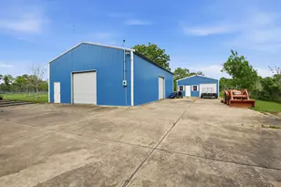 3625 County Rd 36, Angleton, TX 77515 - Photo 4