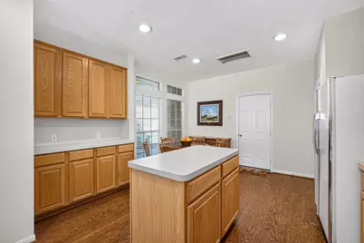 18 Valley Oaks Circle, The Woodlands, TX 77382 - Photo 20