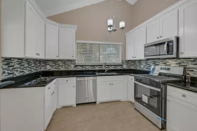 2910 Norwich Street, Pearland, TX 77584 - Photo 8