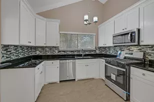 2910 Norwich St, Pearland, TX 77584 - Photo 8