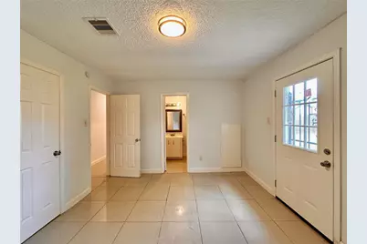 8610 Valley Meadow Drive, Houston, TX 77078 - Photo 14