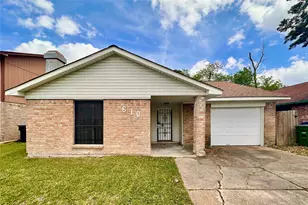 8610 Valley Meadow Dr, Houston, TX 77078 - Photo 1