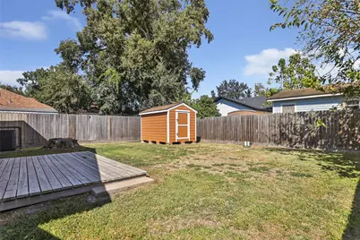 204 W James Street, Baytown, TX 77520 - Photo 4