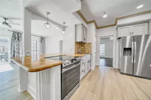 8006 Albin Ln, Houston, TX 77071 - Photo 14