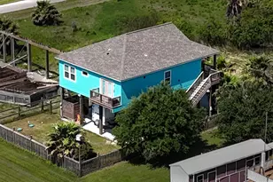 1970 Ave B, Crystal Beach, TX 77650 - Photo 4