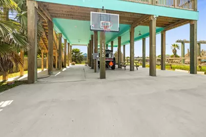 1970 Avenue B, Crystal Beach, TX 77650 - Photo 32