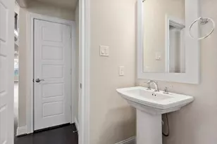 35 N Wheatleigh Dr, Tomball, TX 77375 - Photo 12